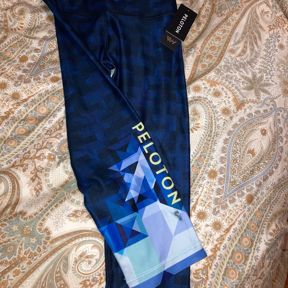 NWT With pelotón leggings
